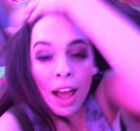 Isabella Gomez セクシーモデル 画像