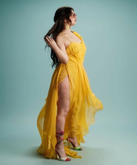 Isabella Gomez アートモデル 写真