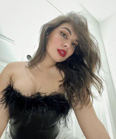 ベビーシッターオンリーファンズ セックス 写真