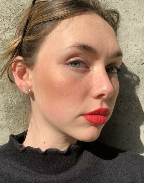 sydneylouisewilliams ホットスター 写真