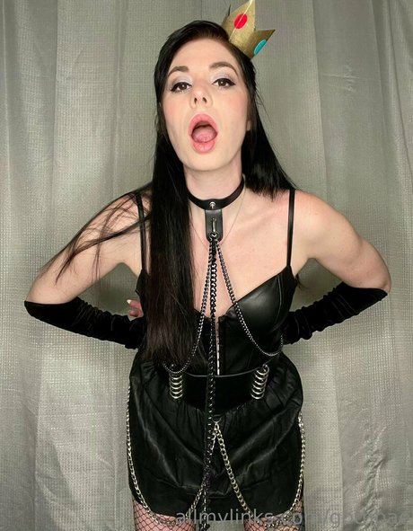 ビーチセックスオンリーファンズ ヌード 写真