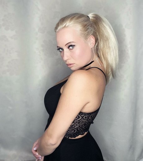 巨乳で痩せているオンリーファンズ 無料xxx 写真