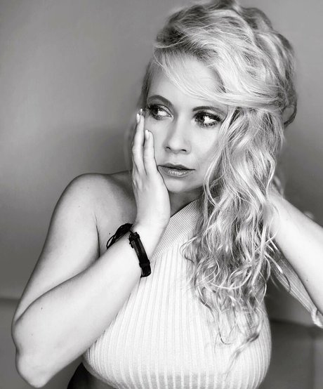 POV 熟女 オンリーファンズ ヌード 画像