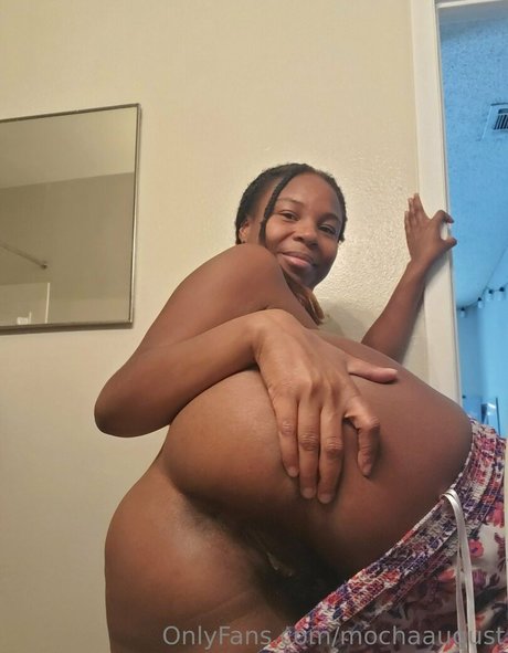 mochaaugust ポルノスター 高品質 写真