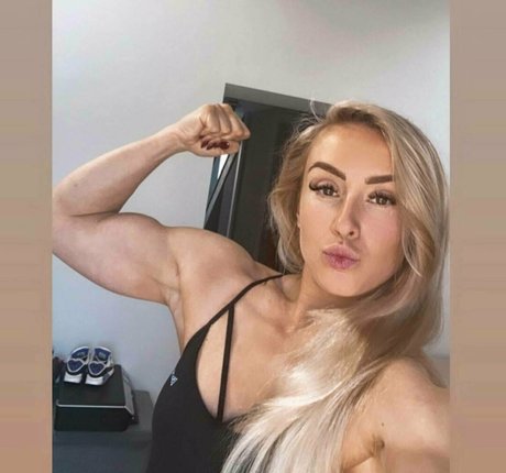 thefitnessbarbiie HDスター 画像