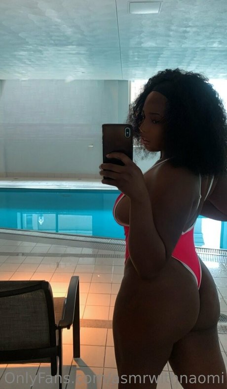 asmrwithnaomi 美しいモデル 画像