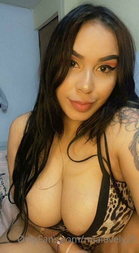 裸の女の子オンリーファンズ 無料セクシー 写真