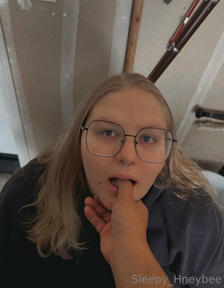 巨乳オナニーオンリーファンズ エロ 写真