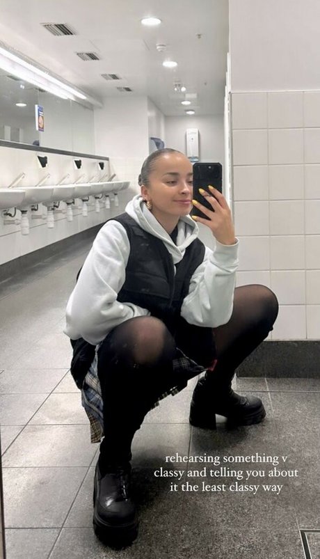 スムーズなオンリーファンズ アートポルノ 写真