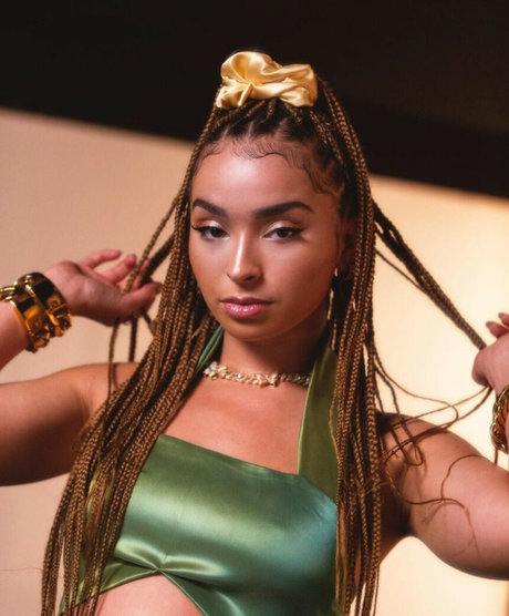 Ella Eyre アダルトスター 写真