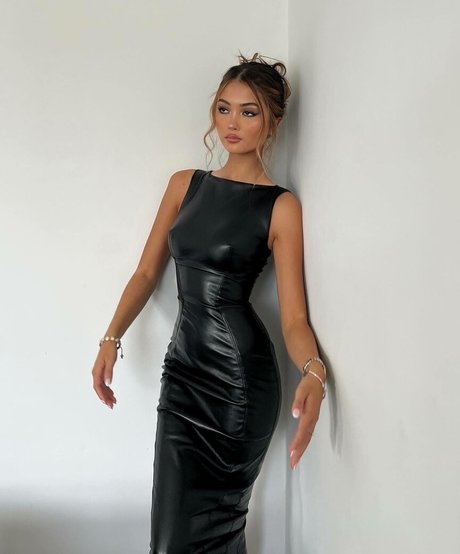 Audrey Thompson XXXモデル 写真