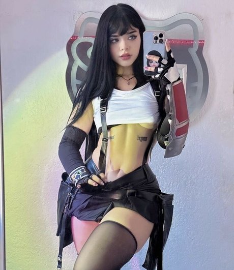 大きなプッシー唇オンリーファンズ アート裸 画像