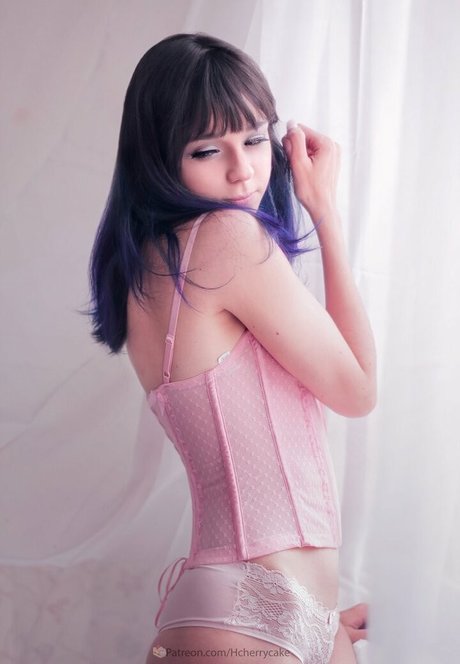 Hcherrycake エロティックなモデル 写真