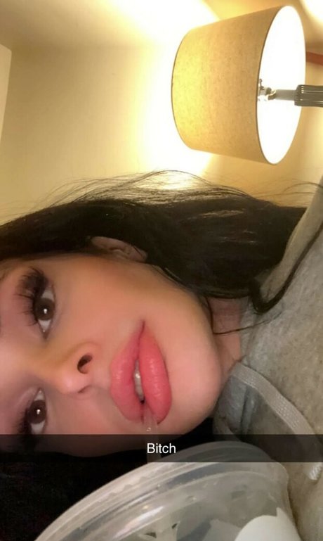 Kendalluvxx ポルノスター 写真