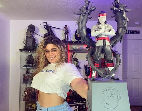 足 マンコ オンリーファンズ 無料裸 画像