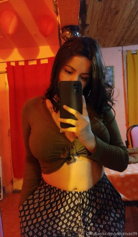 指マン 潮吹き オンリーファンズ ホットヌード 写真