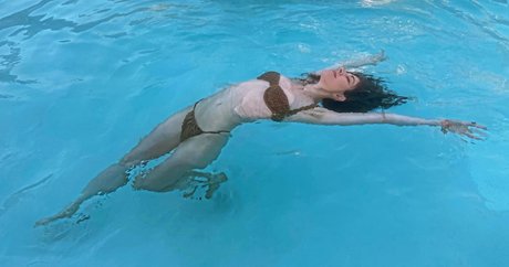 Caroline Polachek プロフィール写真