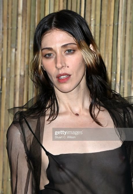 Caroline Polachek xxx女優 画像