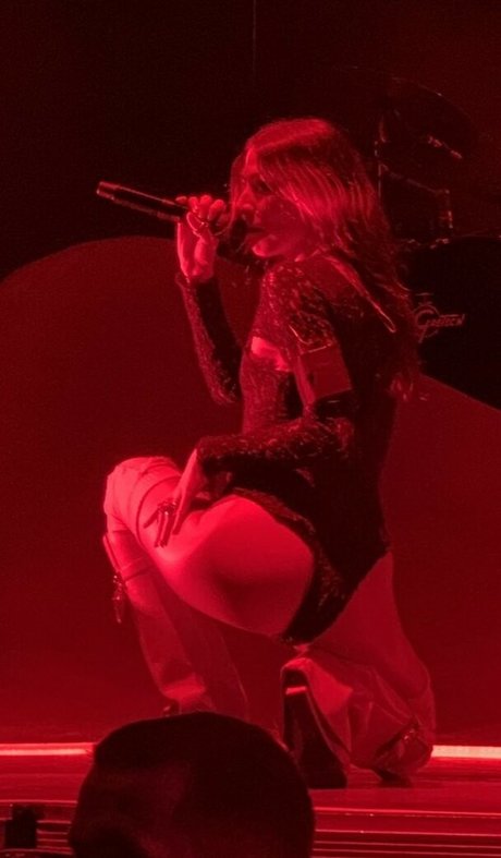 Caroline Polachek スター xxx 写真