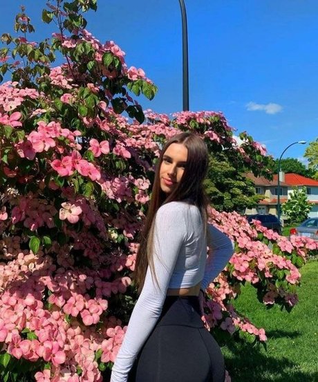 曲線美の女の子オンリーファンズ ポルノ アーカイブ