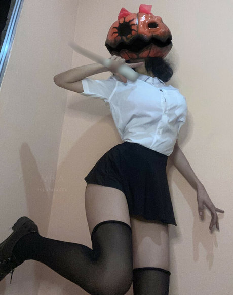 曲線美のランジェリーオンリーファンズ アートヌード 写真