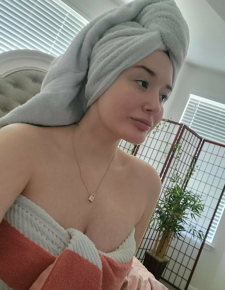 乳首 オンリーファンズ 無料裸 写真