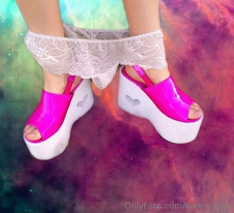 barbie free トップスター 画像