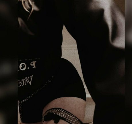 2人のオンリーファンズ エロチック 写真