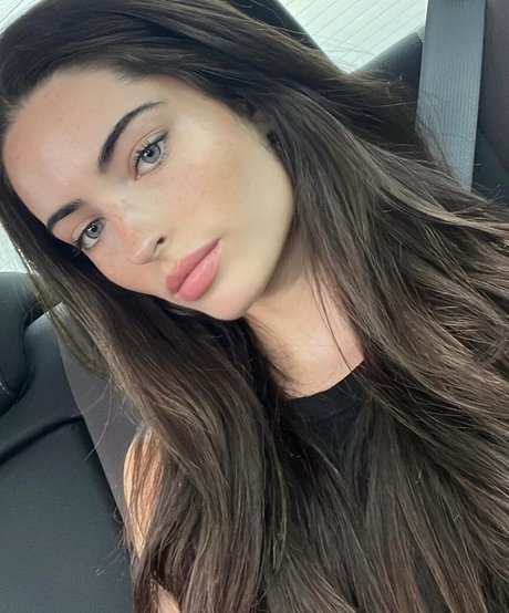 小柄な足オンリーファンズ 美しいヌード 写真