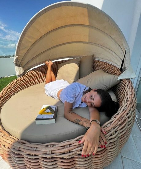 Rosario Matew ヌードモデル 写真