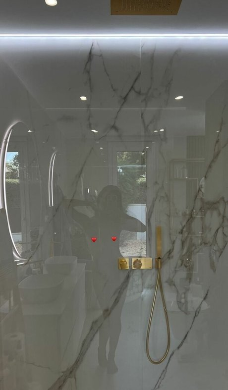 スペードのクイーン オンリーファンズ 無料ポルノ 写真