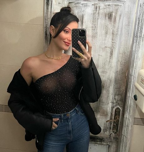 アマチュア寝取られオンリーファンズ 可愛い 写真