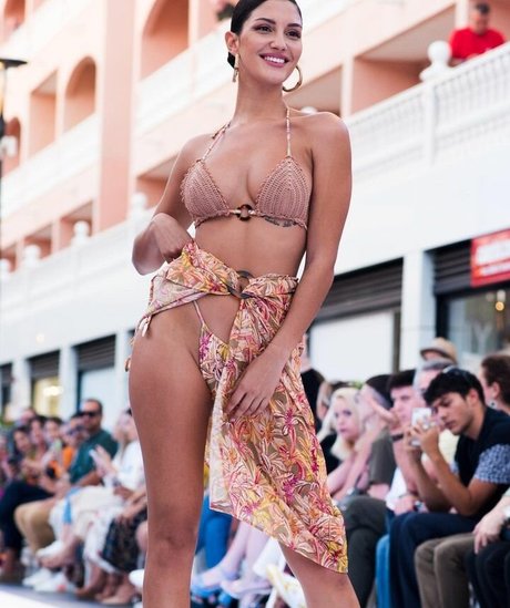 ぽっちゃりティーンオンリーファンズ パーフェクト 画像