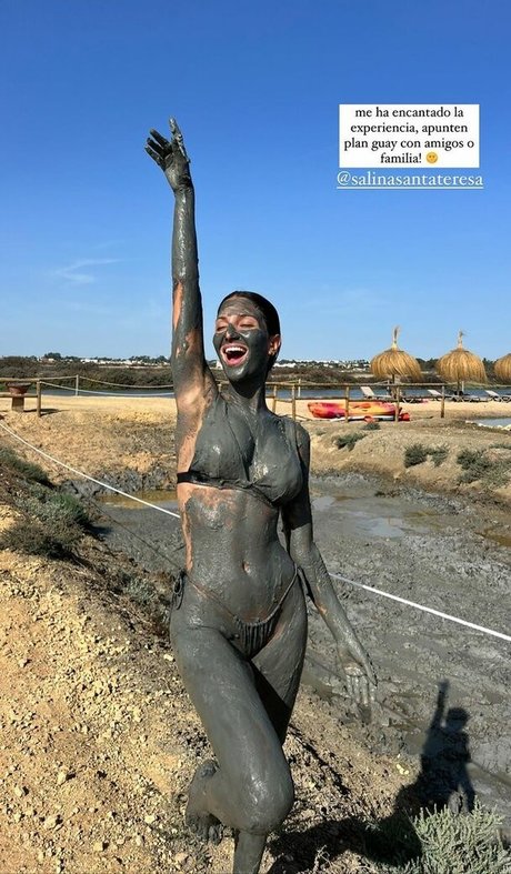 黒檀の熟女オンリーファンズ 無料 画像