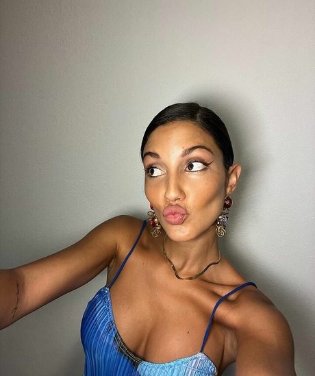 コスプレ フェムボーイ オンリーファンズ ポルノ 写真