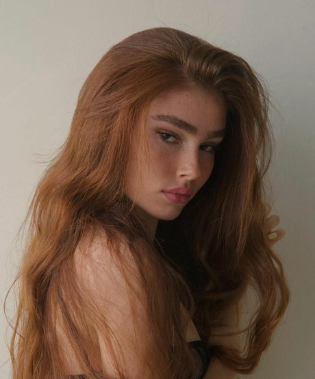 Eden Chanel セクシーなポルノスター 写真