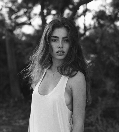 Eden Chanel 高品質モデル 写真