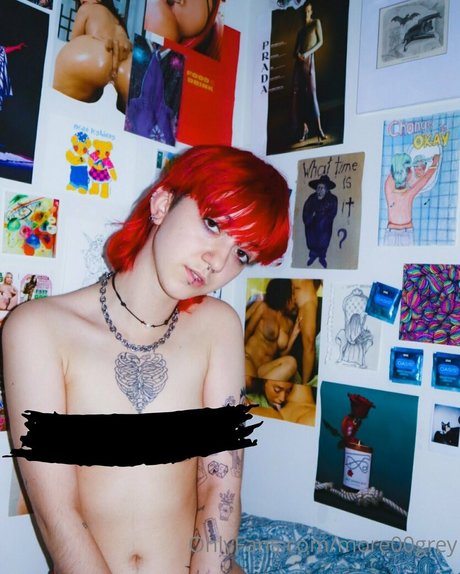 巨乳ランジェリーオンリーファンズ 裸 写真