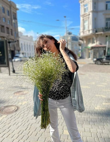 スキニーモデルオンリーファンズ トップ 画像