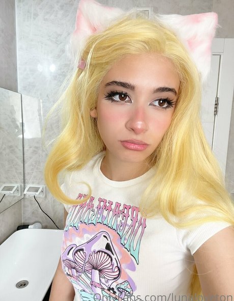 黒髪の熟女オンリーファンズ ベスト 写真