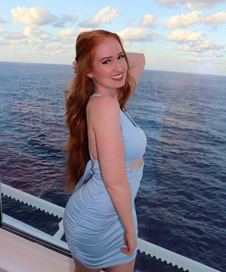 熟女オナニーオンリーファンズ 美しい裸 写真