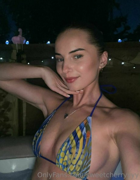 sweetcherryyyy 最高のポルノスター 画像