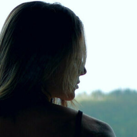 裸の女の子オンリーファンズ ヌード 写真