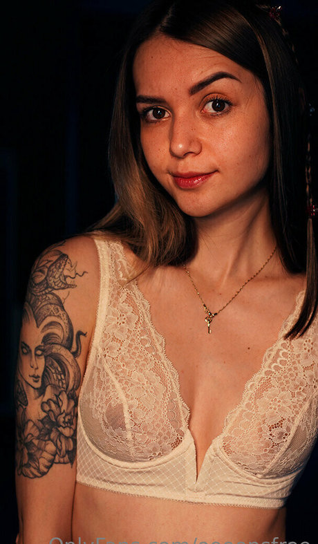 柔軟なティーンオンリーファン セクシー裸 写真