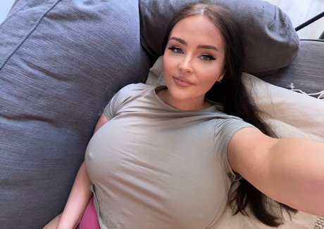 金髪の小人オンリーファンズ アダルト無料 写真