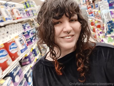 amy lovotomy ポルノスター ヌード 画像