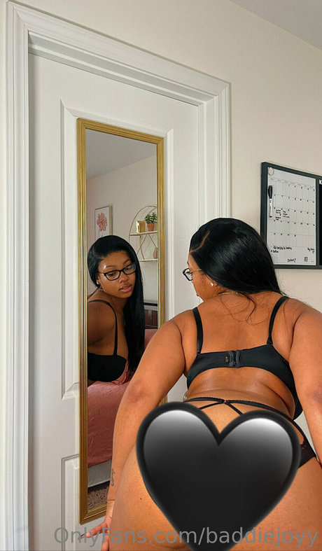 JOI オンリーファンズ アートxxx 写真