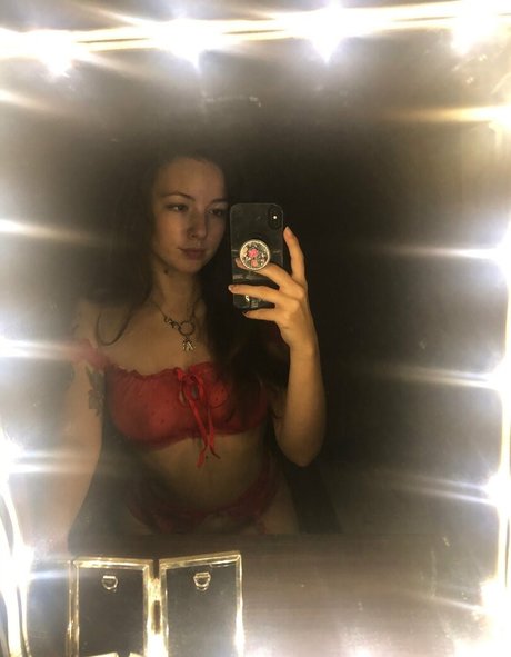 poisonxgirl ポルノスター ヌード ギャラリー