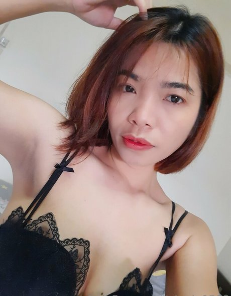 ninnie9595 アダルト女優 写真