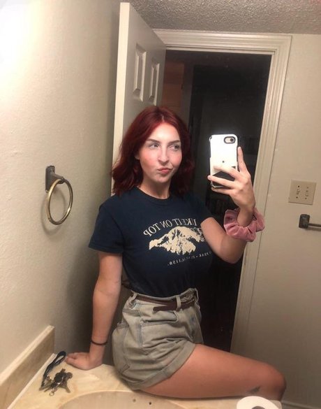 ホットな熟女オンリーファンズ アダルト無料 画像